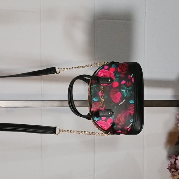 Juicy Couture purses. 042 - Picture 5 of 15